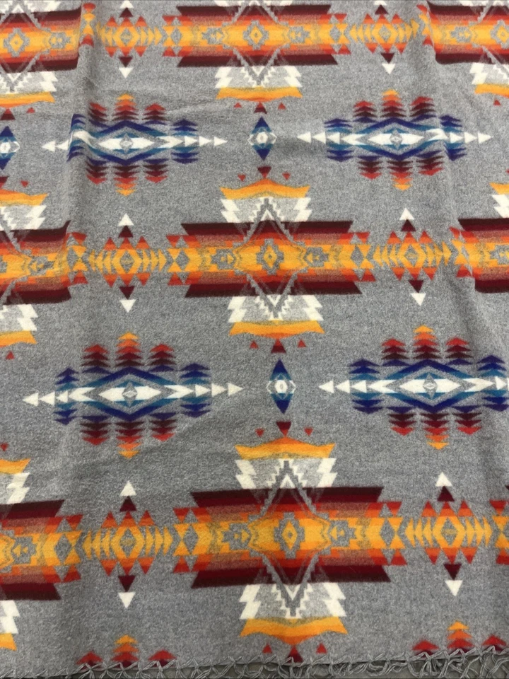 Vintage Wool Pendleton "Beaver State" Blanket Southwest Indian Theme 62x67 Gray - Image 4 of 4