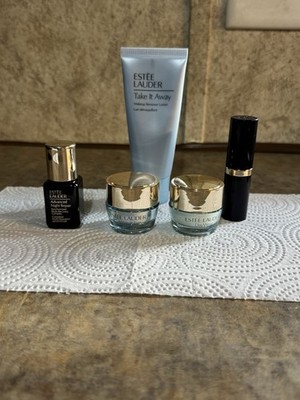 Estee' Lauder 5 Piece Gift Pack For Face, Eyes And Lips