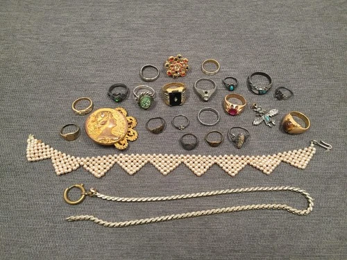 Vintage Style Costume Jewelry Lot – Rings, Bracelet, Brooches – Mixed