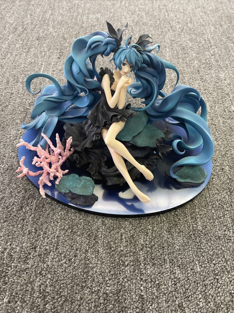 Vocal Series 01 Hatsune Miku Deep Sea Girl ver. 1/8 Scale