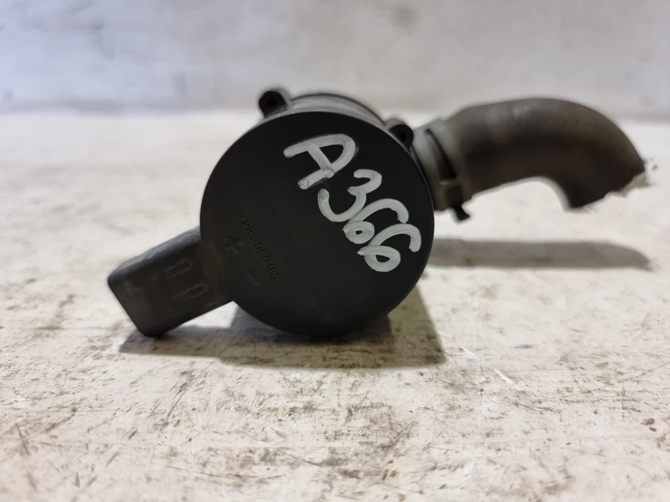 Audi A3 Auxiliary Coolant Water Pump 1.4 TFSI Petrol 2012 8P Facelift 1K0965561F - Image 3 of 4