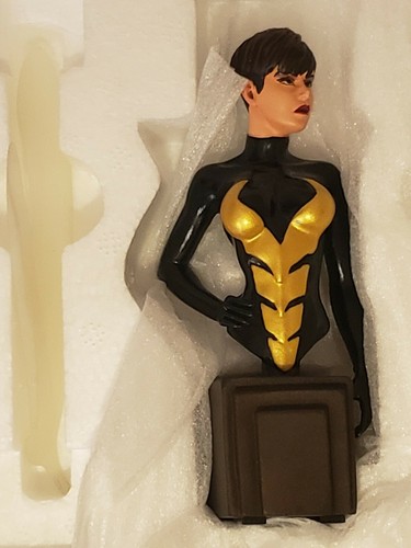 Bowen Designs Wasp (Modern) Mini Bust Marvel Comics Statue from the Ant-Man - Picture 9 of 10