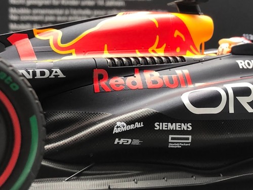 #1 Max Verstappen Red Bull RB19 Winner Monaco GP 2023 Diecast F1 Car 1/18 Spark - Picture 13 of 15