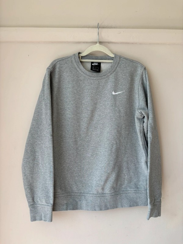 Nike Women’s Grey Crew Neck Sweatshirt Swoosh Logo Cotton Size Medium