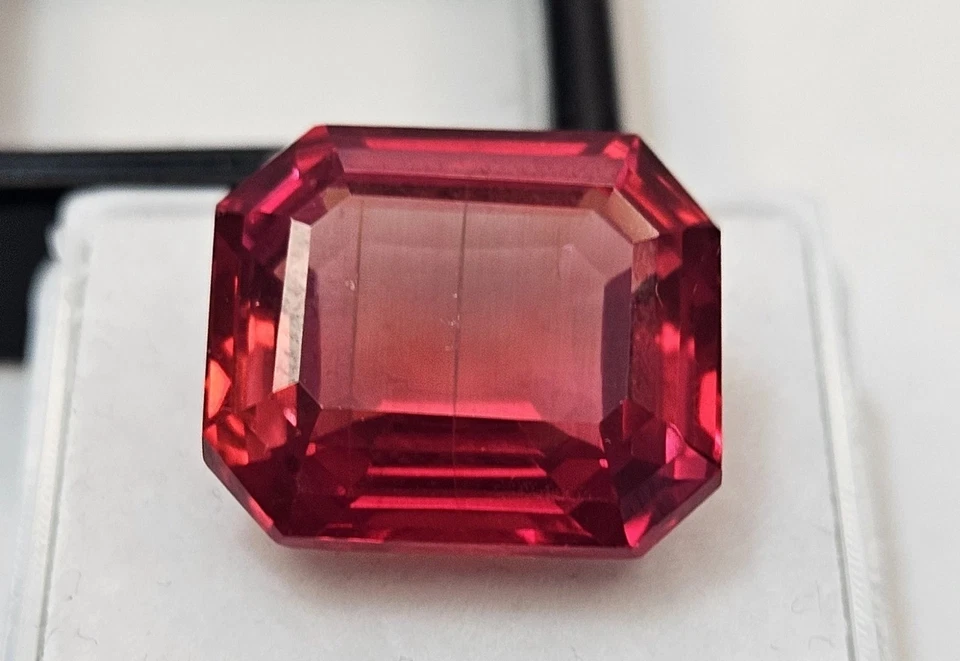 Fabulous Spinel Red Emerald Cut 20-22 Ct Natural Loose Gemstone For Pendant - Image 3 of 4