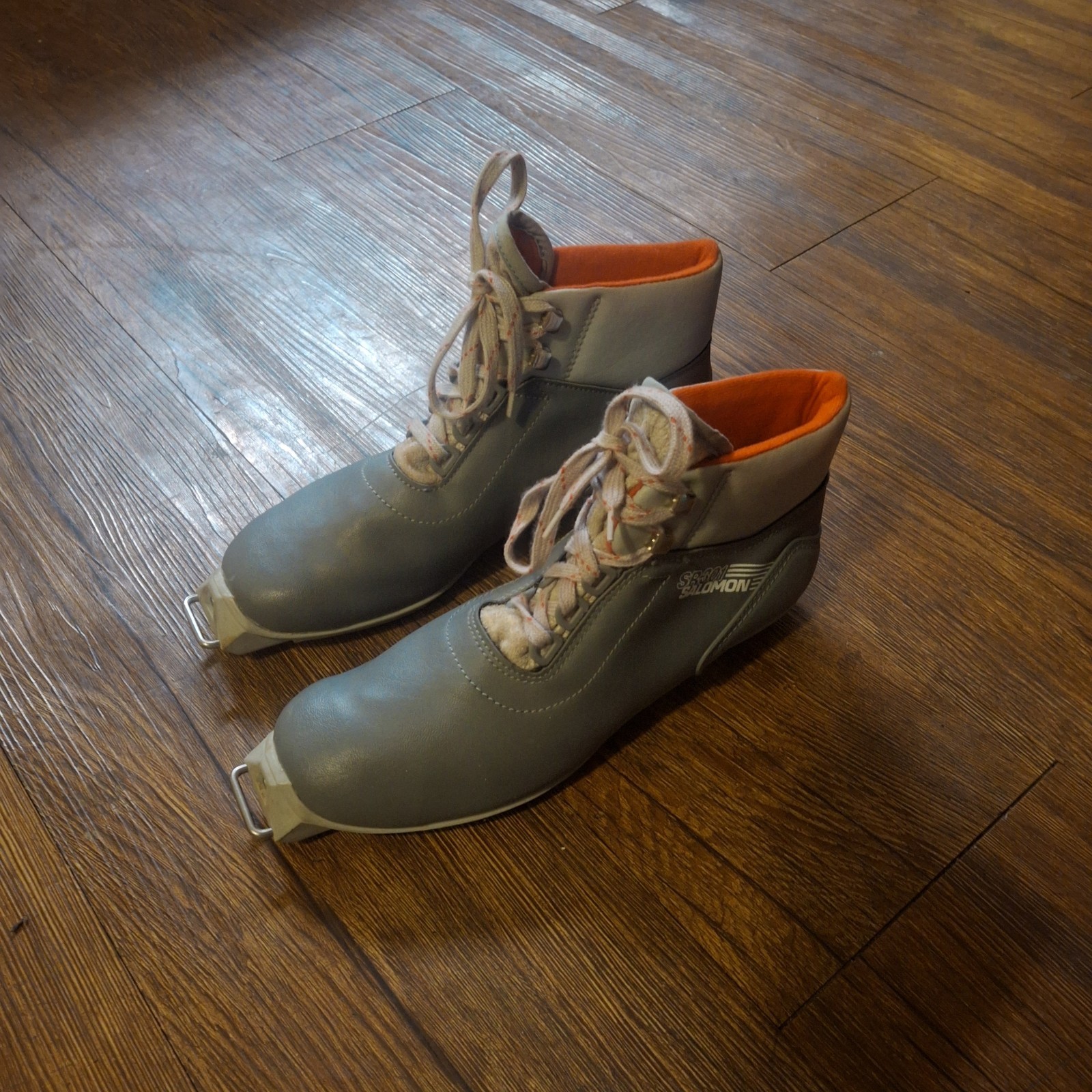 Stivali da sci di fondo VINTAGE Salomon SR301 SNS Profil XC taglia EU 44 grigi