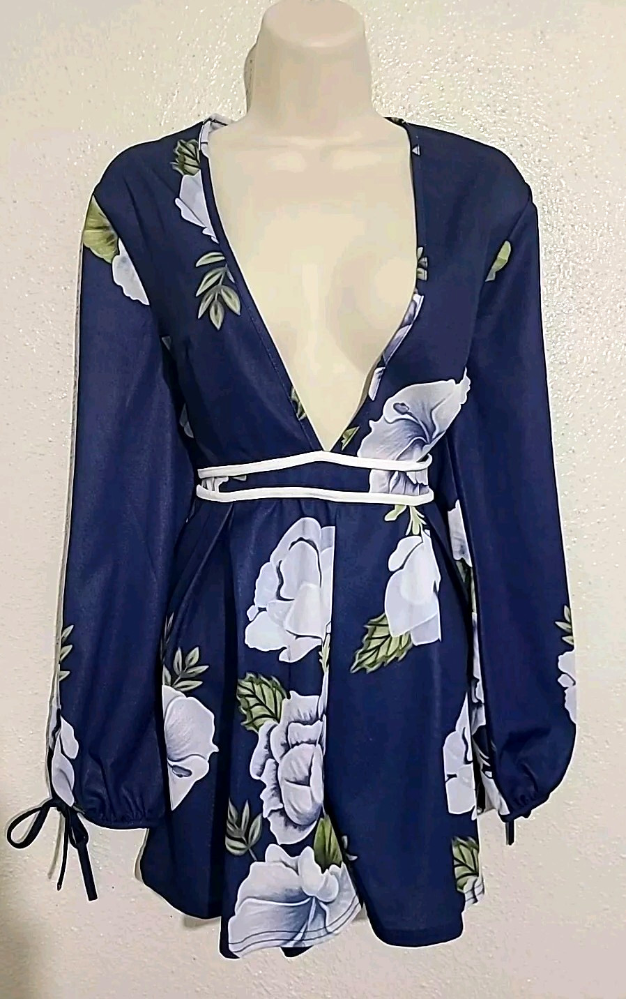 Romper Shorts Blue V Neck Floral Print Long Sleeve Open back pull-on Medium-image