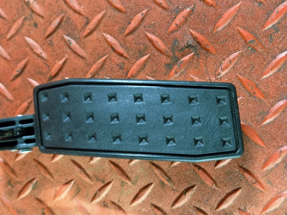 Pedal acelerador 2005-2011 OEM com sensor de posição para Cadillac STS 25838049 - Imagem 2 de 4