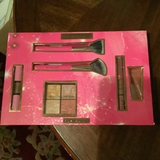 Revolution Blush & Glow 6pc Set Brush Blush H...