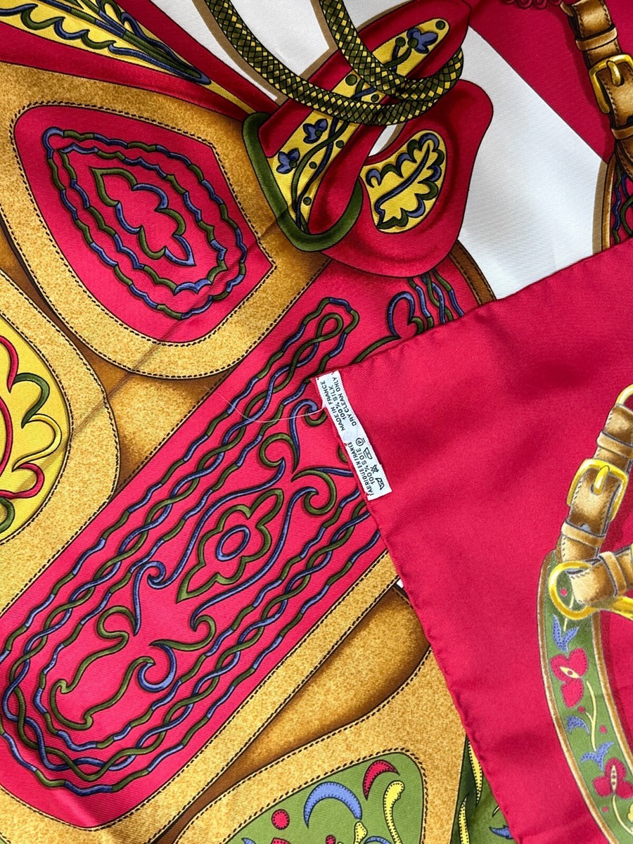 HERMES FESTIVAL Carre 90 100% silk Scarf France Red Green Yellow