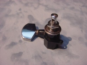 VINTAGE GUITAR PARTS / BLACK BODY / ARROW MARKED  TUNING MACHINE KEY TUNER