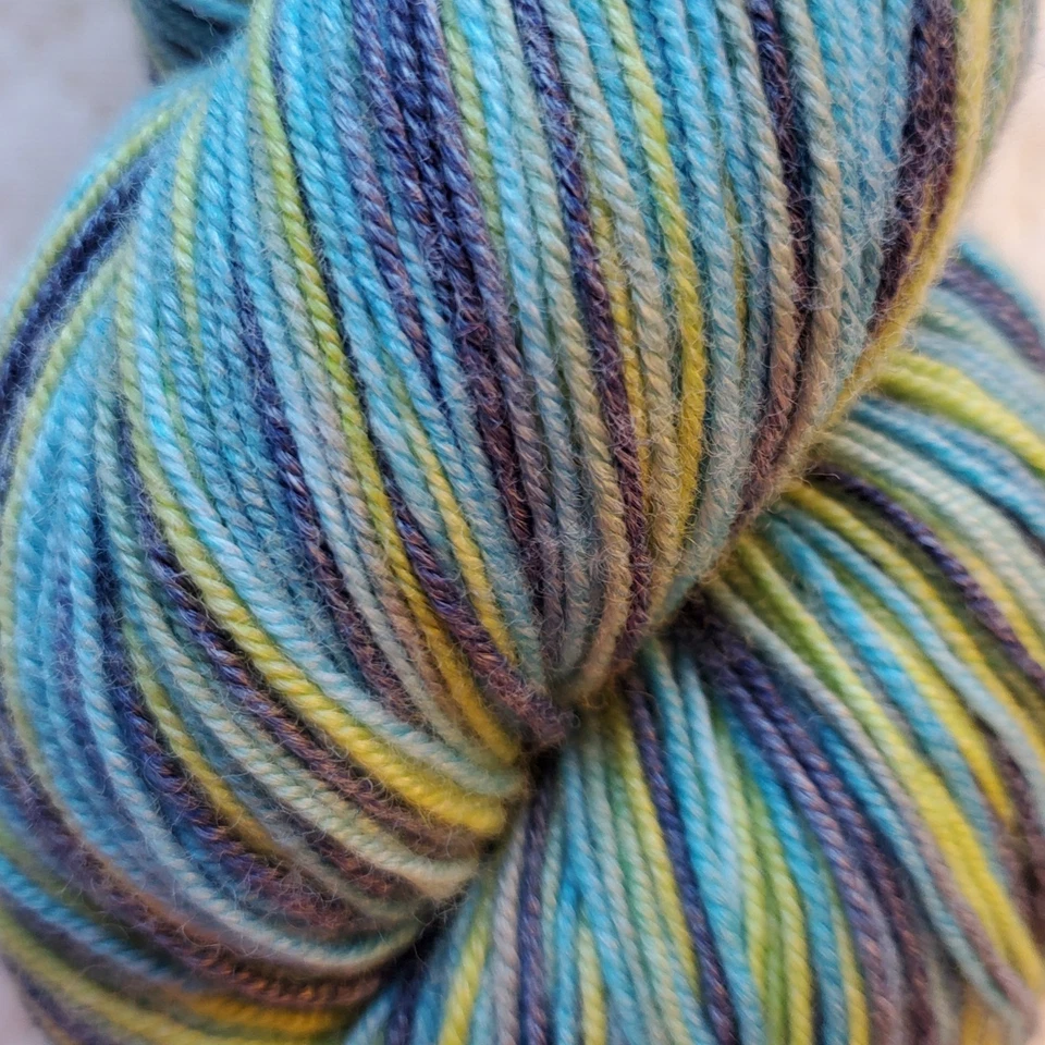 Mirasol Khusku Yarn Wool Bamboo Nylon Peru Hand Painted 100g 439yds Blues Green - Image 2 of 4