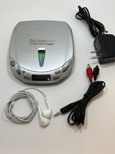 Sony Discman Portable CD Walkman AM/FM Radio D-E451 w/ Extras Very Nice