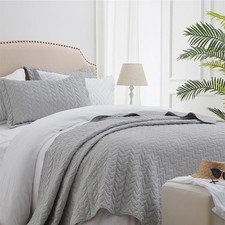 King Quilt Bedding Set, Lightweight Comforter, Quilted Bed Cover with 2 Shams