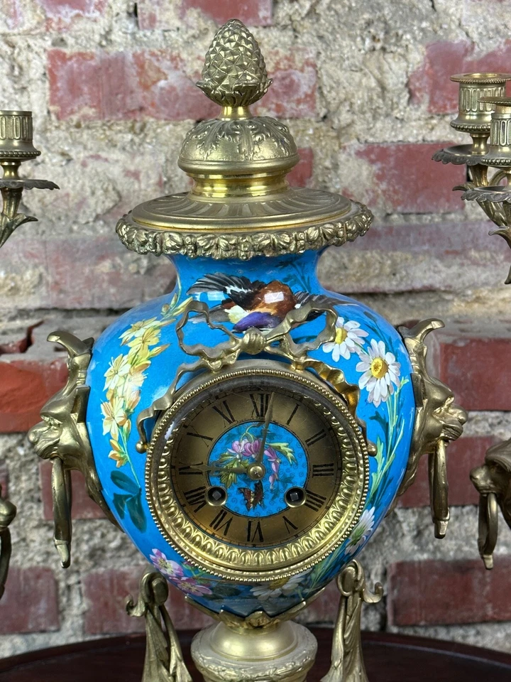 Pendule / garniture de cheminée en faïence et bronze de style Louis XVI - Photo 4/4