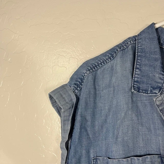 Top de tela y piedra para mujer pequeño cambray denim con botones camisa BOHO Anthropologie Foto 2 de 4