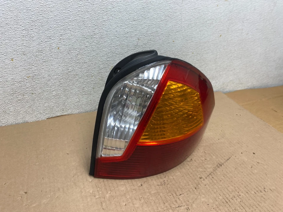 Luz trasera lateral derecha para pasajero Hyundai Santa Fe 2001 2002 2003 2004 N0111 DW Foto 3 de 4