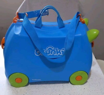 TRUNKI Blue Kids Ride On Suitcase Pull Along With Strap Key - Main Image