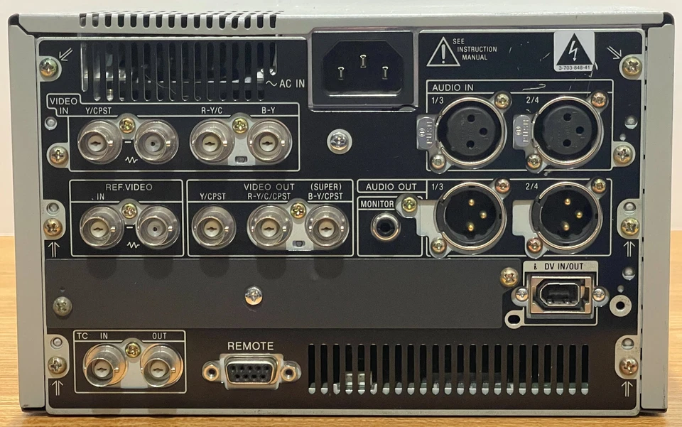 Sony DSR-1500 DVCAM Digital VCR - Image 4 of 4