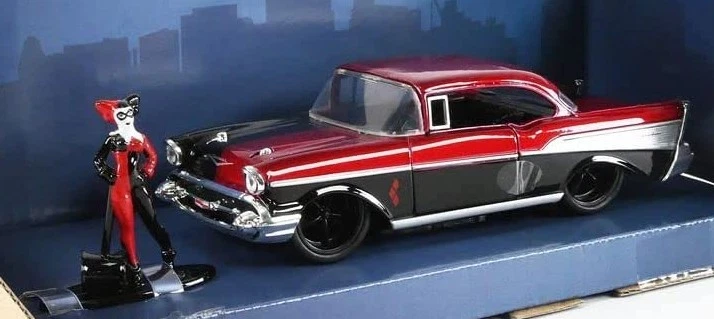 JADA TOYS - 1957 CHEVROLET BEL-AIR-HARD TOP con figura di HARLEY QUINN - 1/32... - Immagine 2 di 3
