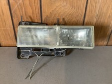 1991 Chevrolet Silverado 1500 15602614B Passenger Side Headlight ((13-40))