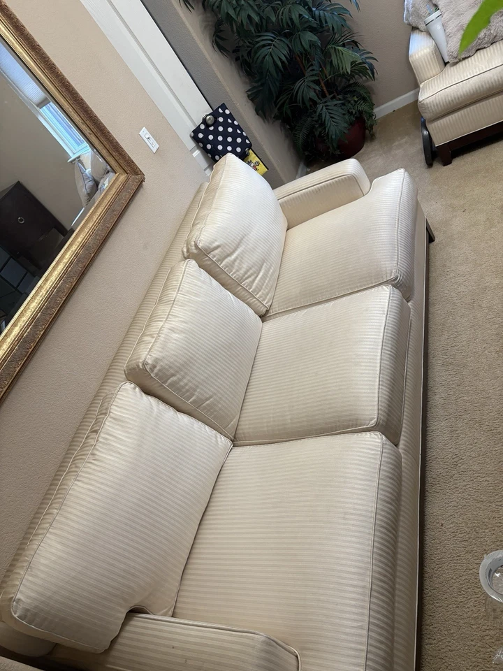 Sofá Ethan Allen creme com almofadas ótimo estado - Imagem 2 de 4