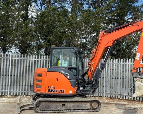 2019 Hitachi ZX65 USB-5A - Picture 4 of 9