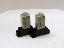 OMRON H3YN-2 TIMER RELAY 0-1.0 W/ BASE LOT OF 2