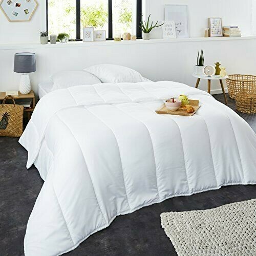 Couette Claire de Nuit 240*220cm anti-acariens pour stopper les allergies nocturnes
