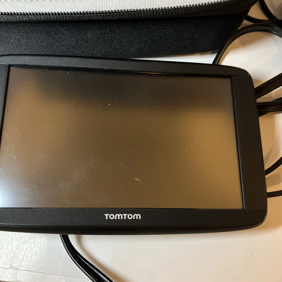 TomTom One GPS Unit With Charger And Mount Bundle. Works Great - Image 2 of 4