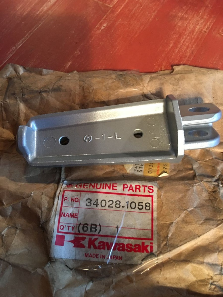 NOS OEM Kawasaki LH Front Step ZX1100 ZX750 ZX550 1983-1985