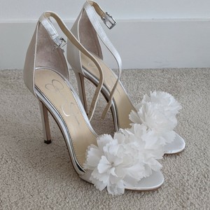 jessica simpson silver heels