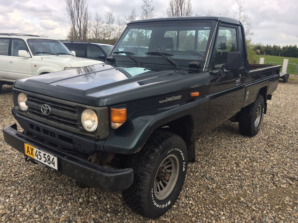 Toyota land cruiser pickup