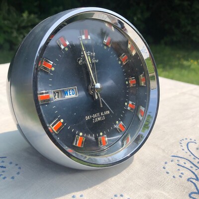 Vintage SABRE 51114 Chrome Alarm Clock   MCM Space Age   Day/Date   WORKING