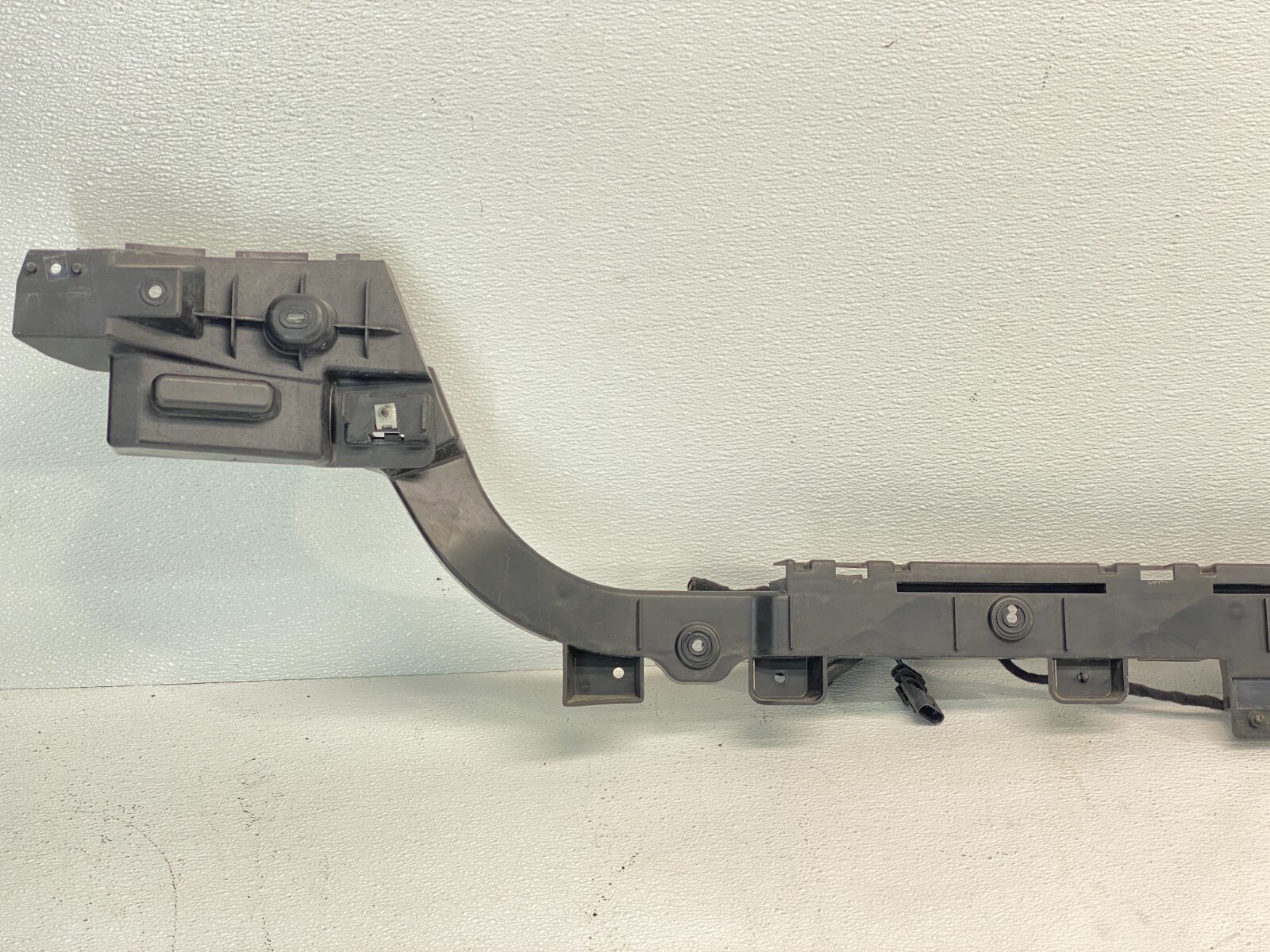 14-21 Maserati Quattroporte Rear Bumper Lower Central Bracket Mount Panel OEM✅