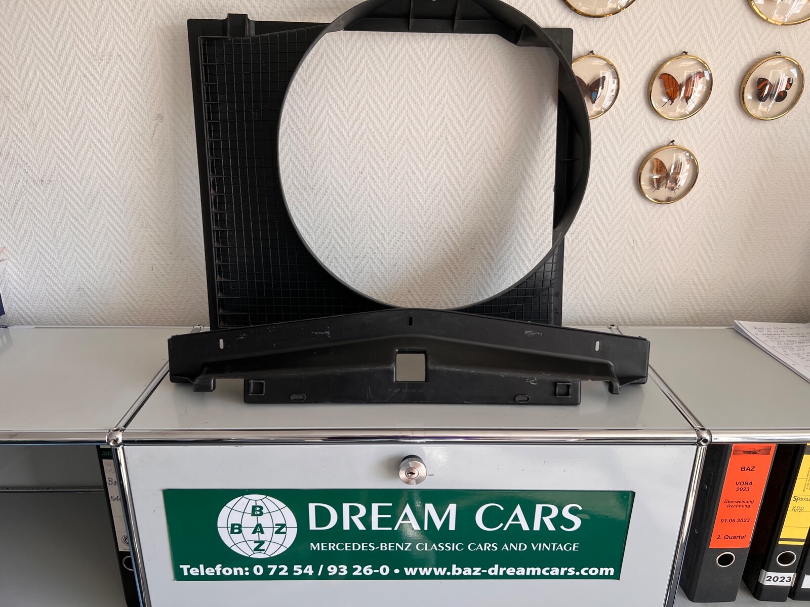 NEU NOS Mercedes 300SL W107 R107 Lüfterhaube Kühlerzarge Radiator 