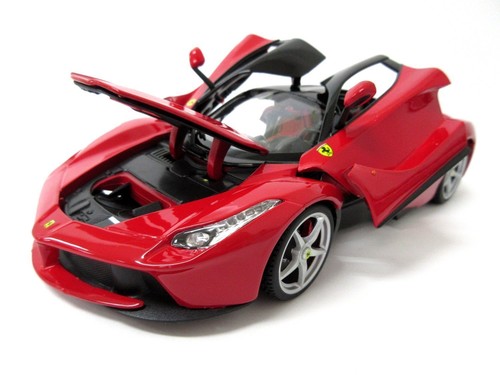 Bburago 1:18 Ferrari Laferrari Signature Diecast Model Racing Car Red NEW IN BOX - Picture 2 of 2