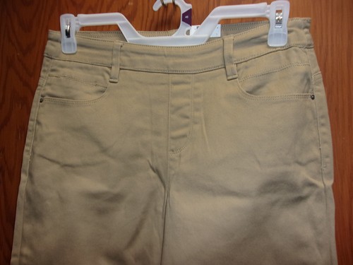 NEW LADY'S TIME & TRU KHAKI WOVENSTRETC RELAXED FIT BEIGE PANTS w/ POCKETS - Picture 3 of 4