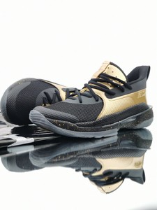 curry 7 black gold