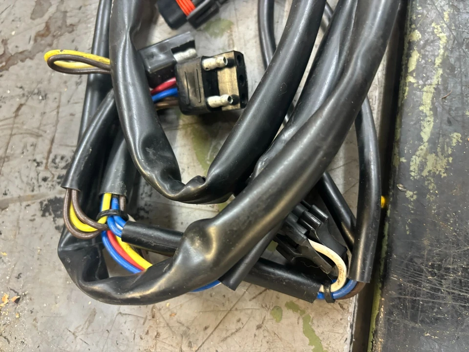 ARCTIC CAT ZR 900 2004  Harness Hood 0686-515 RW6413 - Image 3 of 3