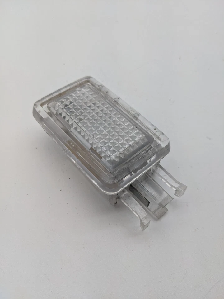 Задний правый фонарь в сборе для салона со стороны пассажира 99-03 Ford Windstar - Изображение 3 из 4