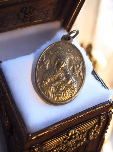Cute Vintage Religious Medal Mint Condition