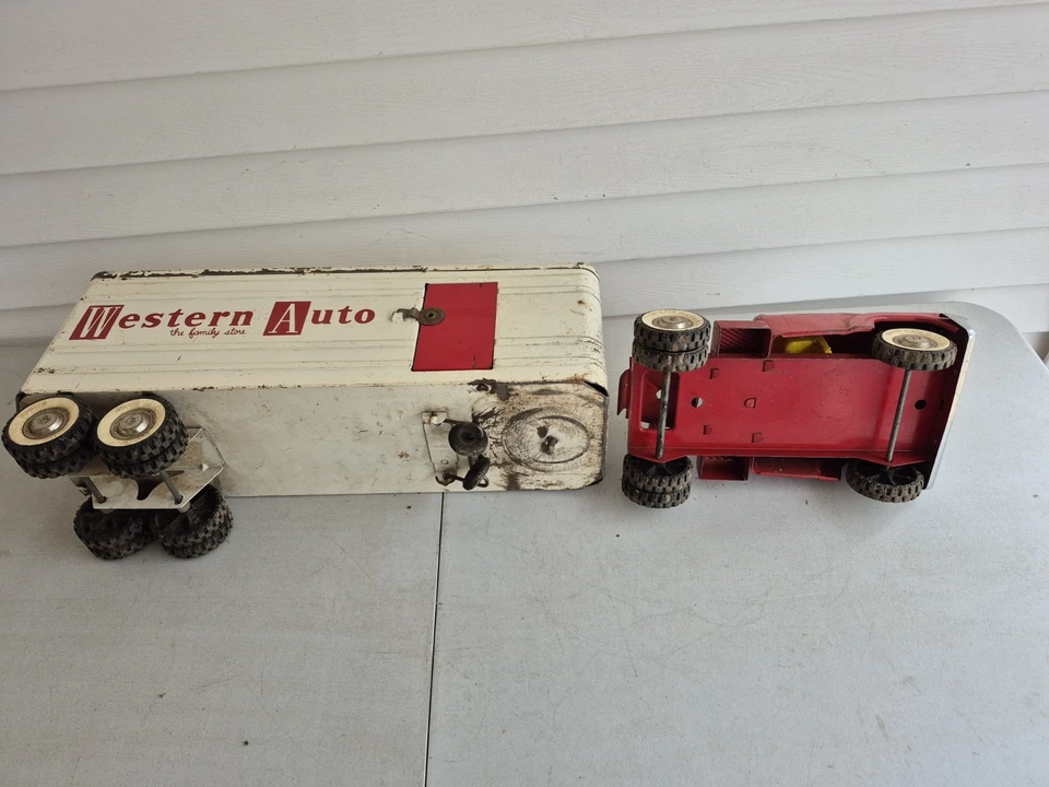 VINTAGE ADVERTISING WESTERN AUTO STORE DELIVERY TRUCK,STRUCTO TOY 1960'S,1970'S - Image 3 of 4