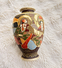 vintage Japanese Satsuma Moriage vase