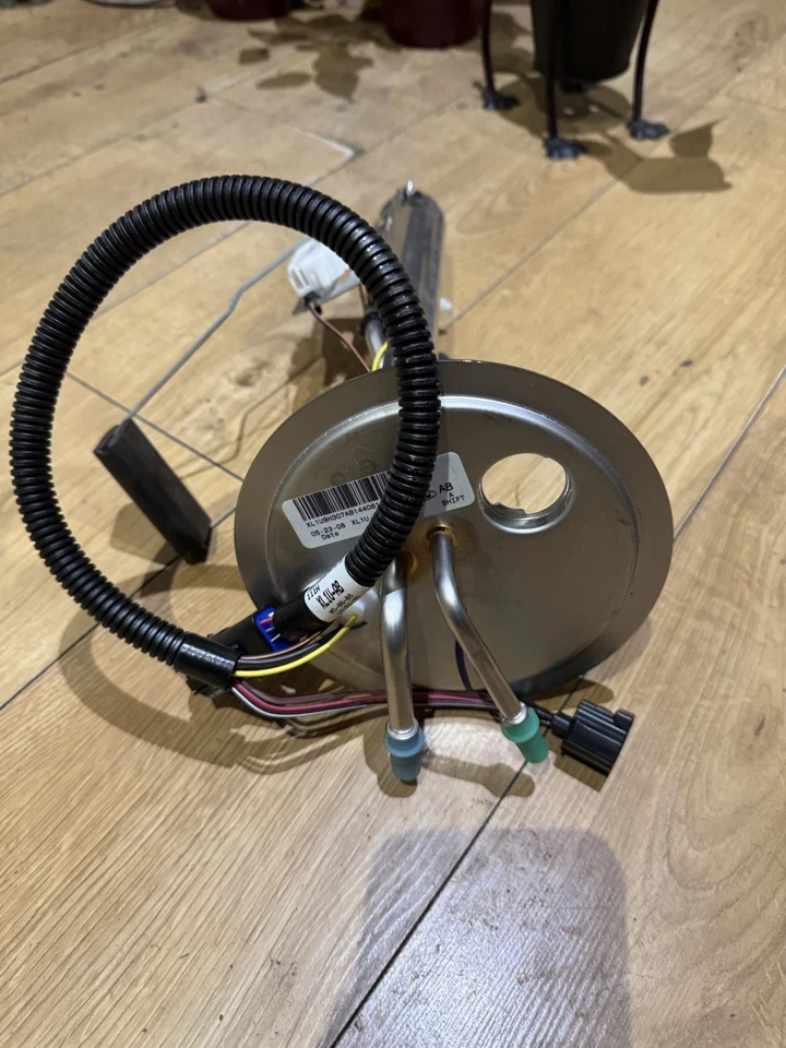 PFS101 Motorcraft Fuel Pump for Ford Expedition Lincoln Navigator 1999 nos - Image 2 of 3