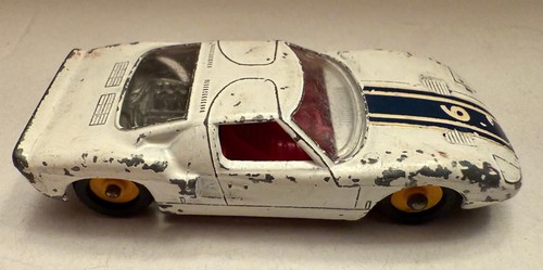 Lesney Matchbox #41 Ford GT40, White, race car, yellow wheels (tight tires!)