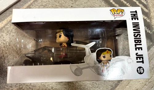POP FUNKO! The Invisible Jet With WONDER WOMAN #16 DC Universe Comics