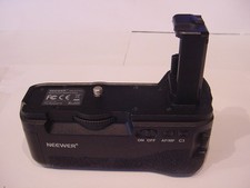 NEEWER MULTI POWER BATTERY PACK NW-A711 PRO - NO BATTERIES INCLUDED