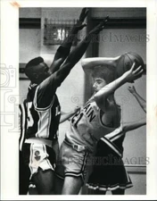 Press Photo Collinwood High-Kendrell Reddix against Lorain High-Dan Skimin