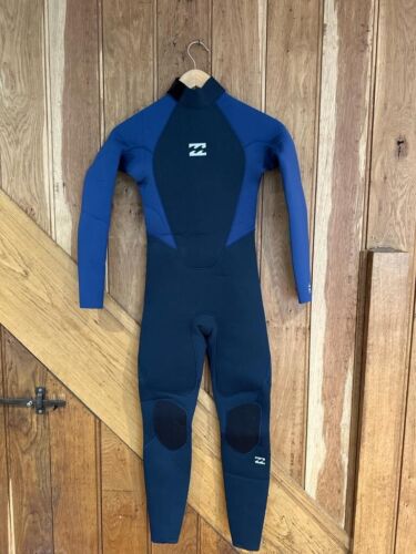 Billabong Mens Intruder 4/3mm Back Zip Wetsuit - Navy New it is size 12 youth